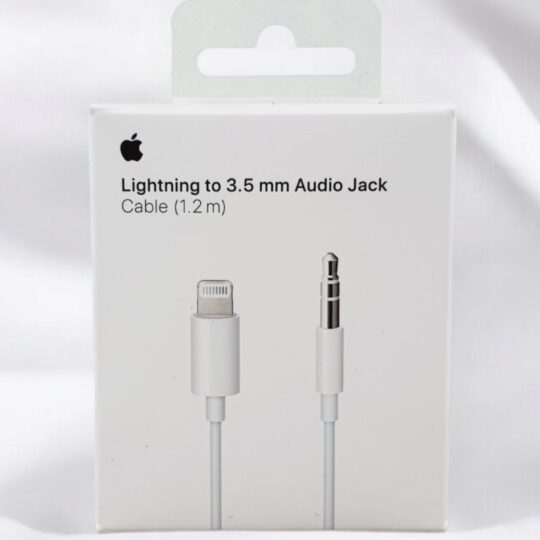 Apple - Lighting To 3.5mm Audio Jack Cable (1.2m)